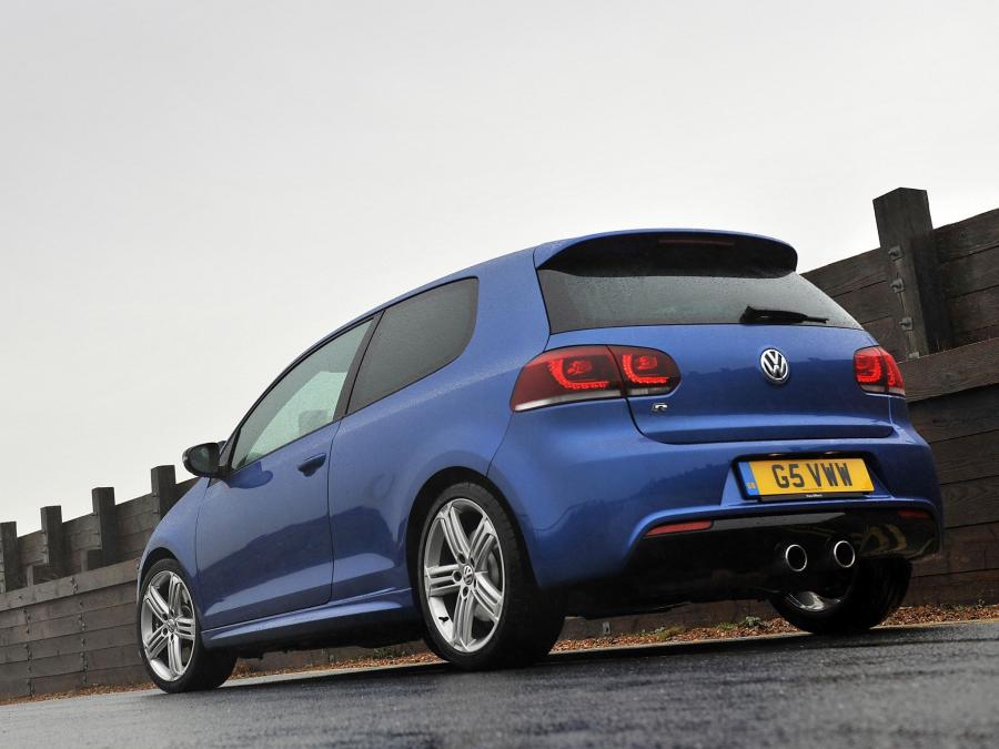  Volkswagen Golf R 3-Door 2009 года  (UK) (фото 10 из 12)